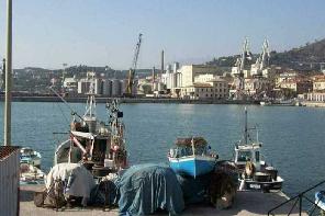 Xtrallusion photo gallery of Italy. Photos, pictures, images and photographs of the Italian Rivieras, the Italian Lakes, the Italian Alps, the Cinque Terre, the Amalfi coast and some of the most beautiful corners of Italy. Plus photos of Italian cities such as Pisa, Milan, Genoa and Rome.